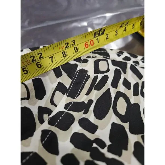Chico's Animal Print Jacket Size 1 Neutral Black Tan White Size M 8-10 - Picture 14 of 16